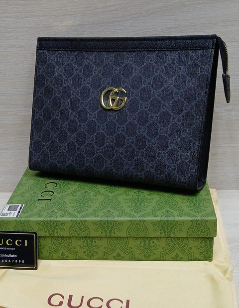 Gucci GG Supreme Pouch