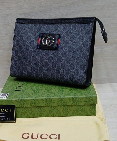 Gucci GG Supreme Pouch