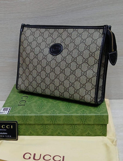 Gucci GG Supreme Pouch