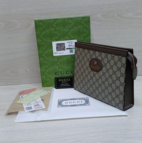 Gucci GG Supreme Pouch